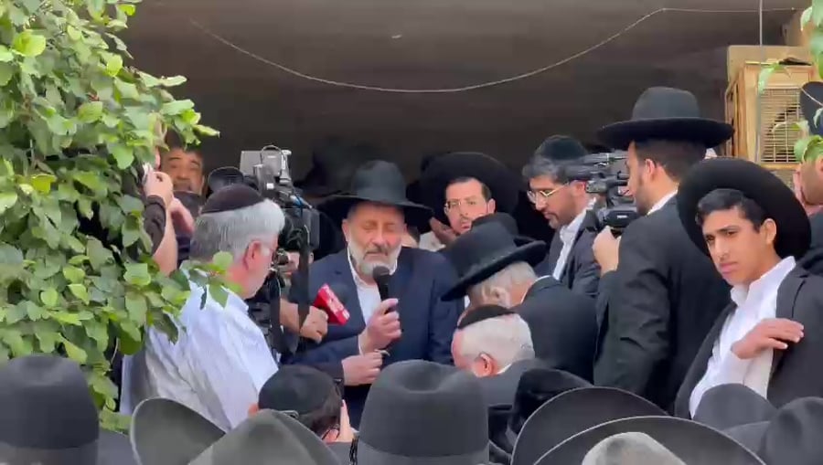 דרעי סופד בהלוויה יעקב שלום