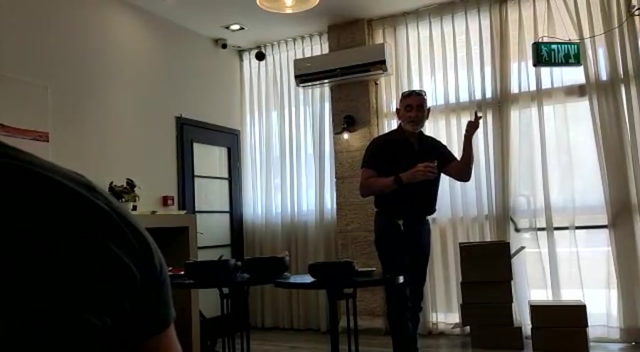 דוד אלחייני נגד בני גנץ .