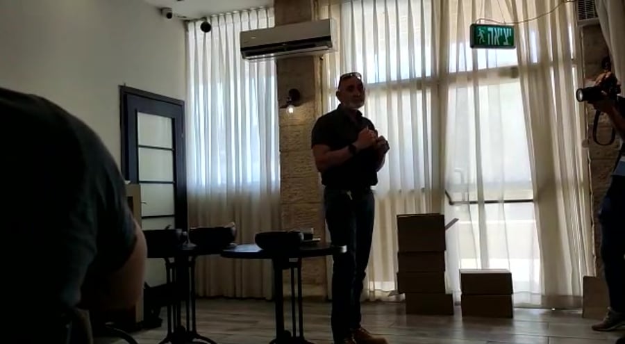 דוד אלחייני בני גנץ רוצה למצב את עצמו מול האמריקאים
