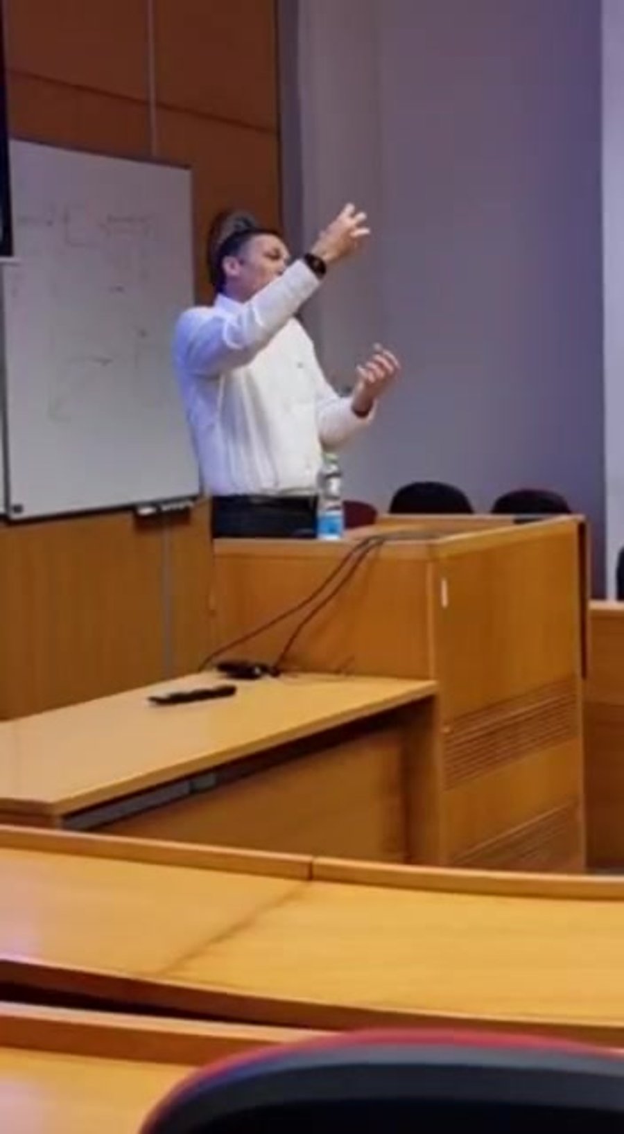 WhatsApp Video 2022-06-08 at 08.07.11