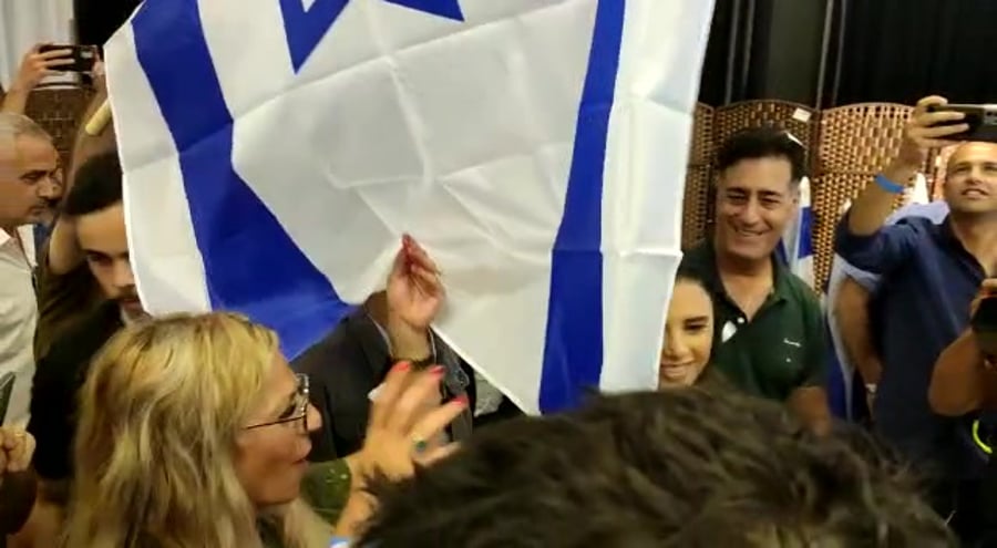 שקד הנדל