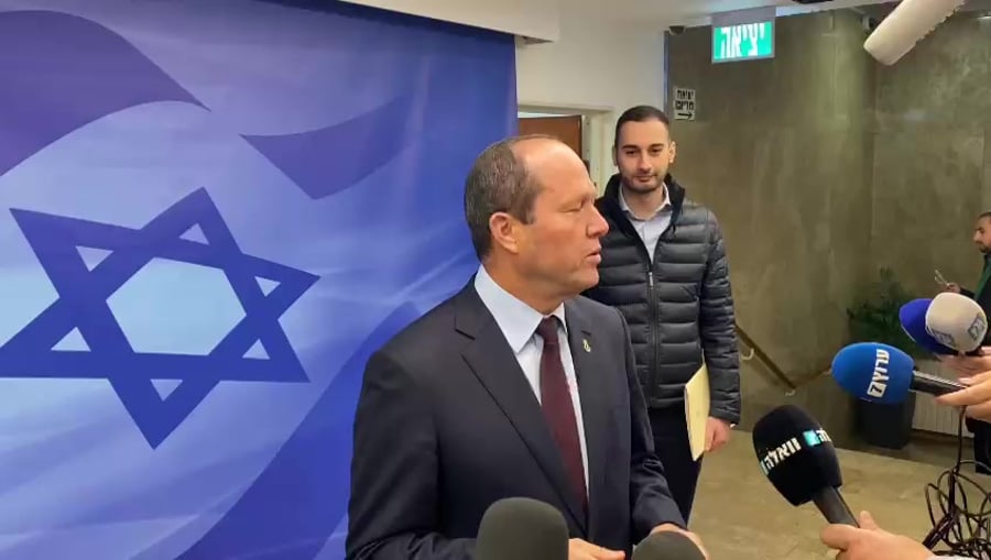 ניר ברקת ישיבת ממשלה צילום בנצי