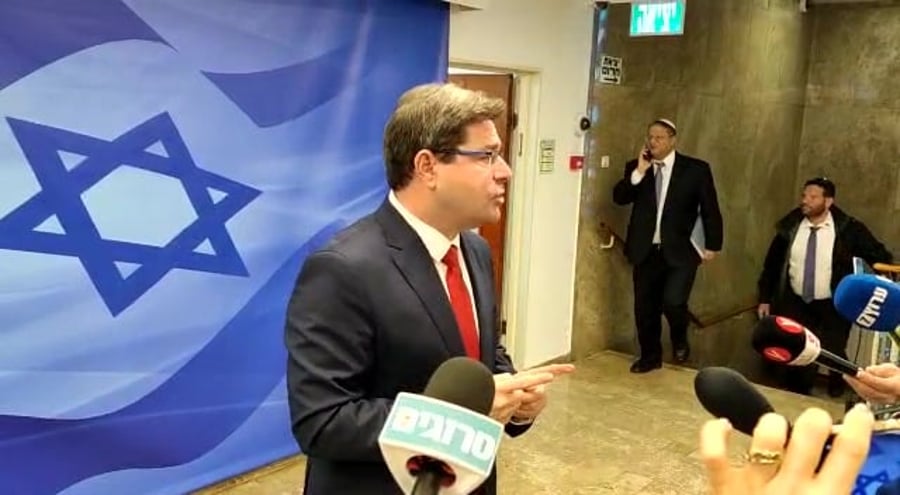 אקוניס