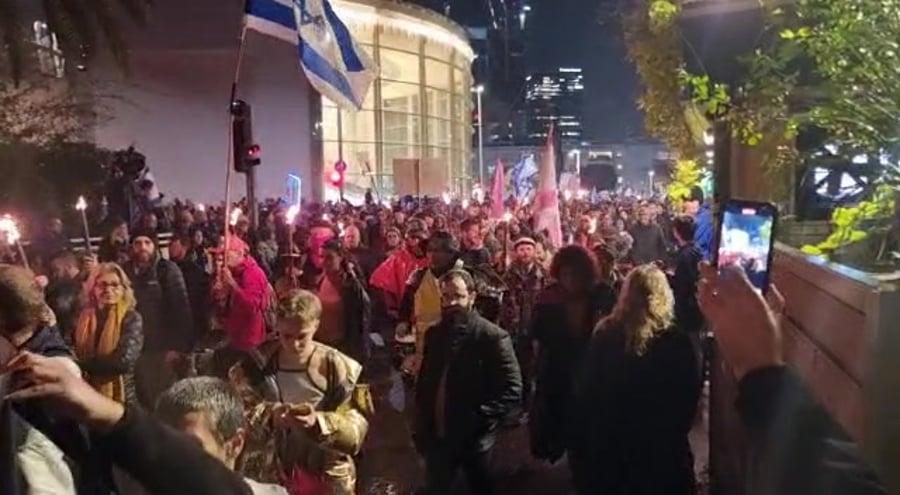 קריים מיניסטר צעדה הפגנת שמאל (1)