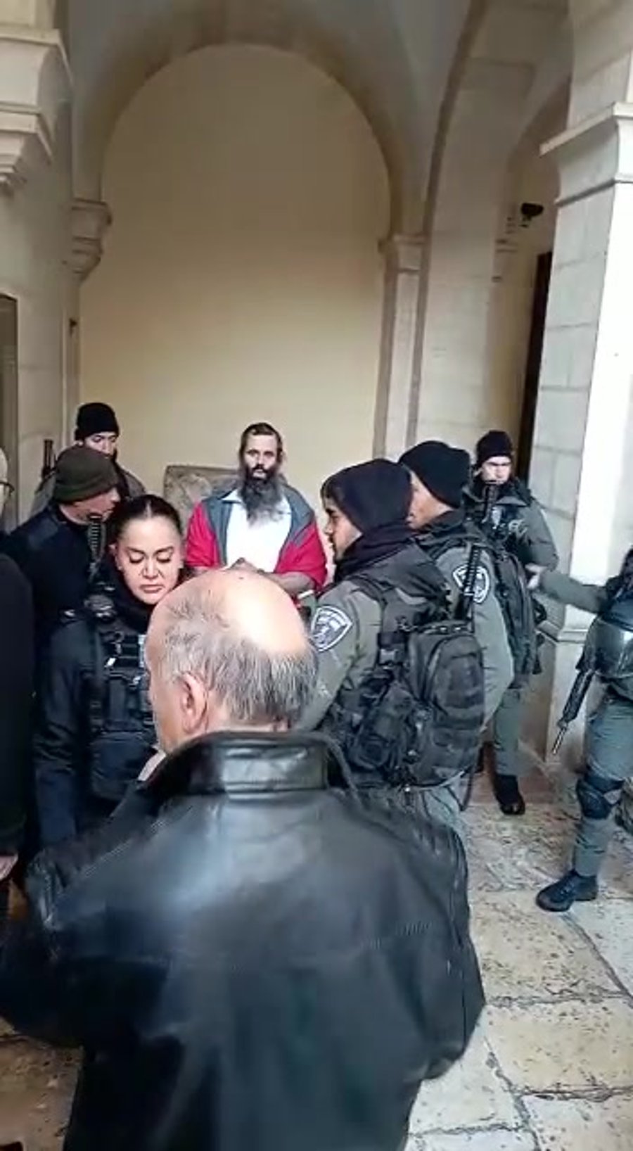 השחתת כנסייה צילומים הקסטודיה (1)
