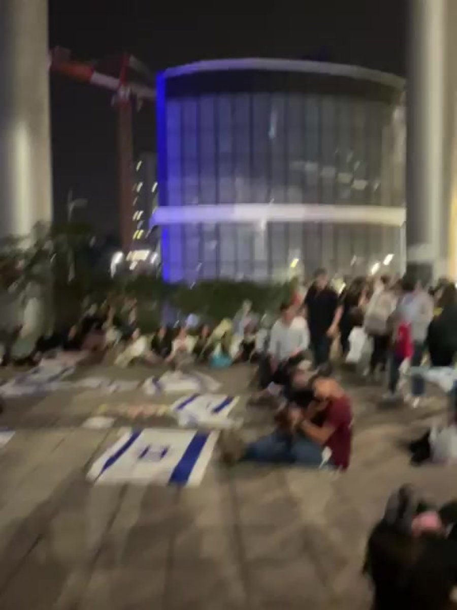 WhatsApp Video 2023-03-13 at 22.59.40