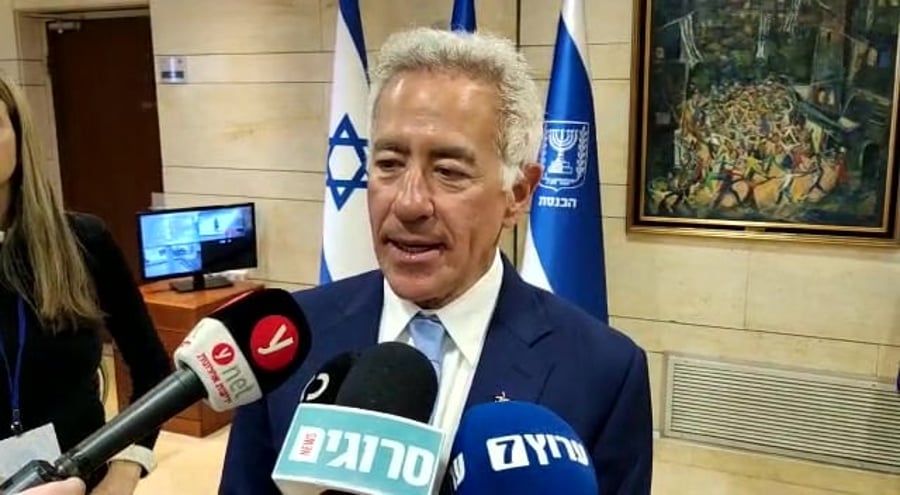 אדמס
