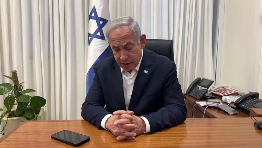 בנימין נתניהו משוחח עם ראש עיריית רחובות