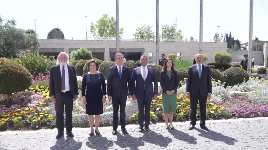 שר החוץ ונציגי השגרירויות
