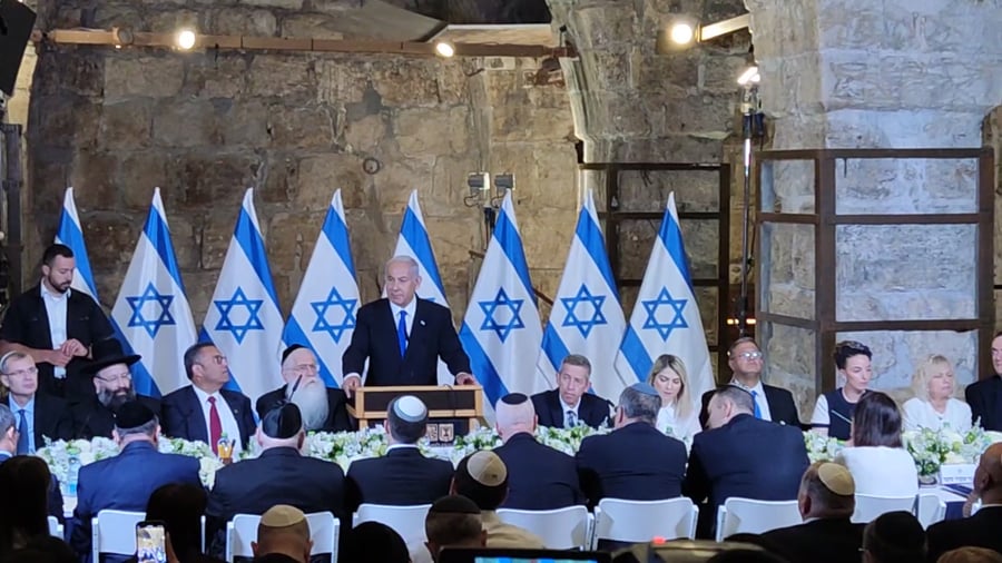 ביבי בישיבת הממשלה במנהרות הכותל