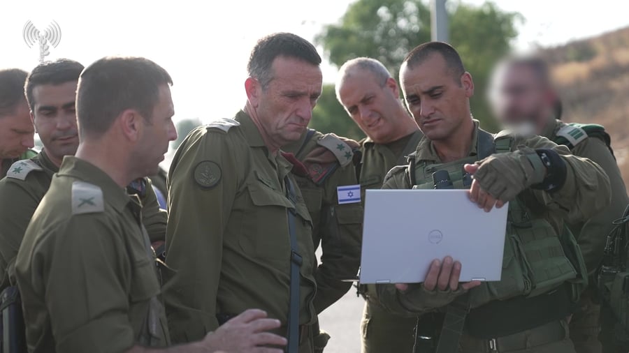 הרמטכל בזירת הפיגוע במכבים