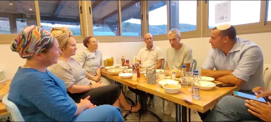 WhatsApp Video 2023-09-04 at 15.57.32