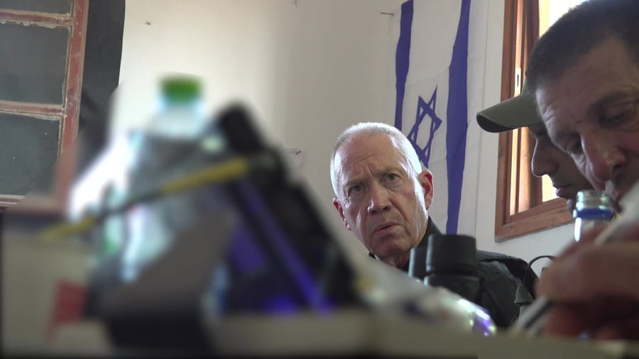 ויזואליה – שר הביטחון בעוטף � 1-11-2023 � אלעד מלכה