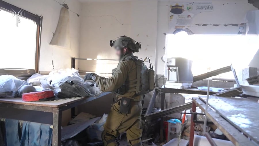 איתור אמלח לצד חדר ילדים