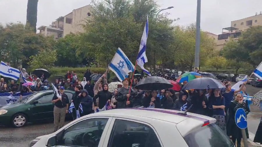מלווים את בנימין ארלי בדרכו האחרונה