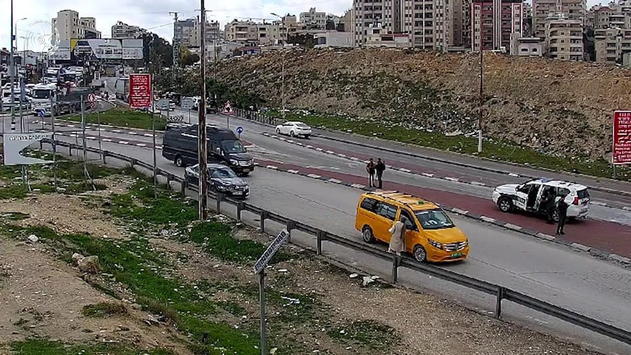 תיעוד ממצלמת אבטחה לפיגוע בכיכר עזריה 05.02.2024