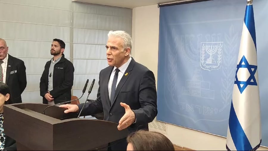 לפיד בישיבת סיעה