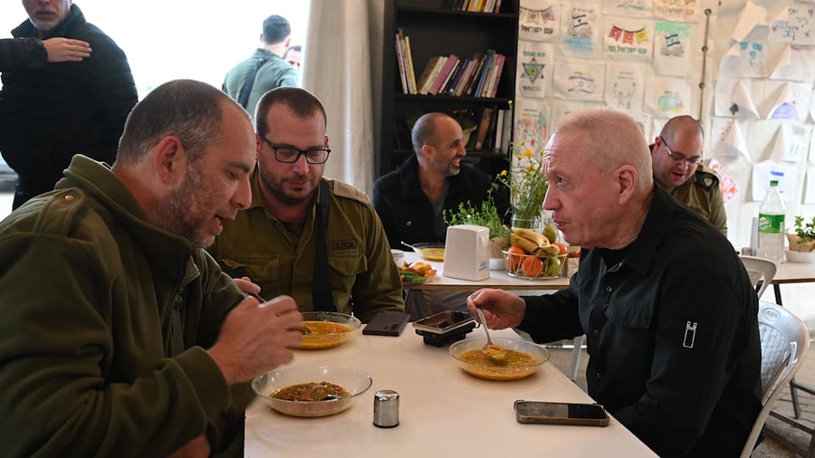 ויזואליה שר הביטחון בתחנת התרעננות 3