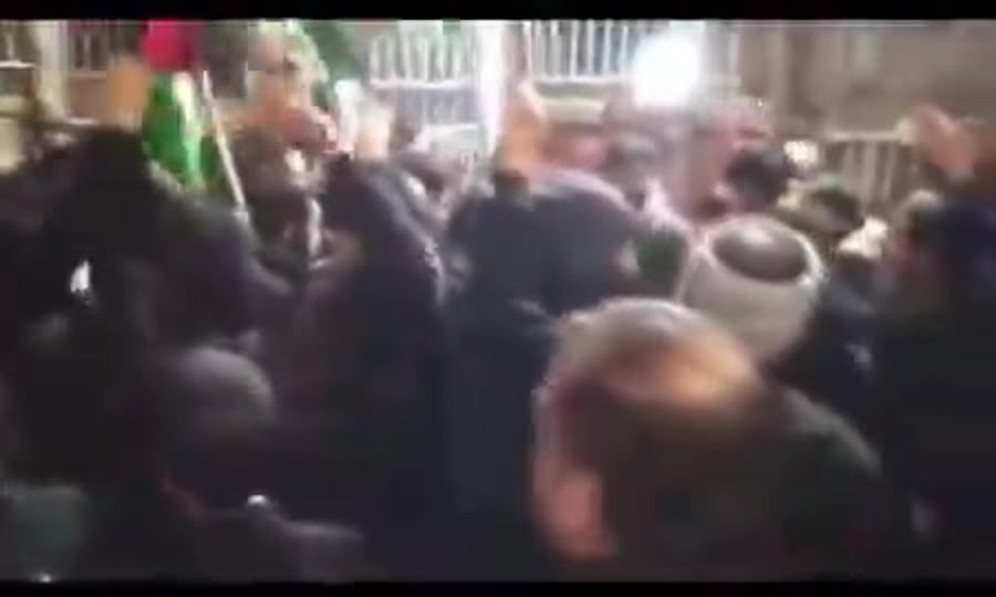 הפגנה בקבר מרדכי ואסתר