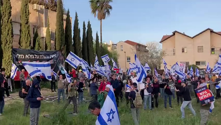 הפגנות מול דרעי