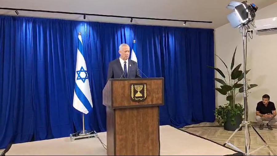 גנץ פורש