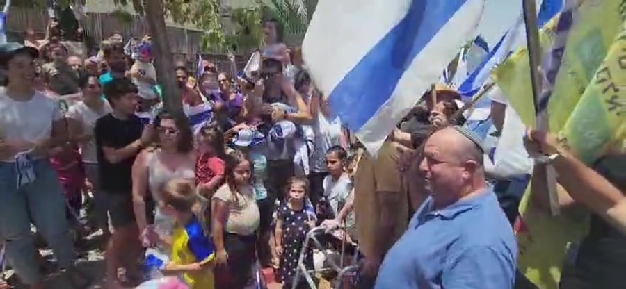כפיר זר