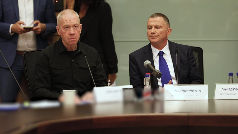 דברי שר הביטחון בועדת חוץ וביטחון צילום- שחר יורמן 1.7