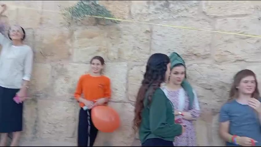 שרשרת סביב הר הבית