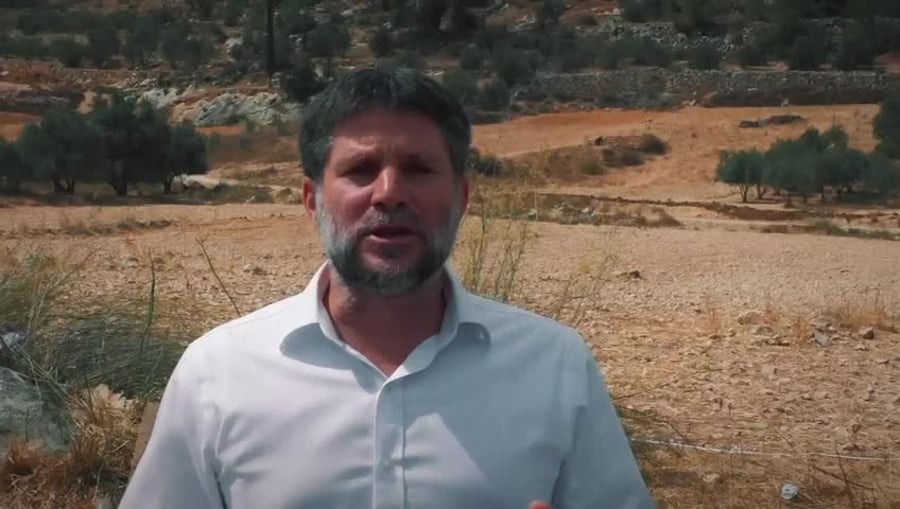 סמוטריץ בזירת הפיגוע
