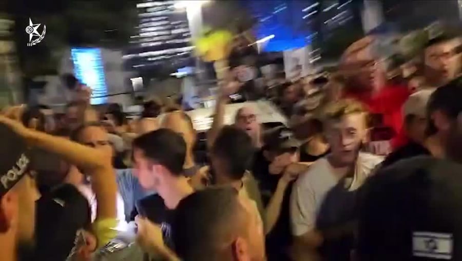 העימותים בהפגנה