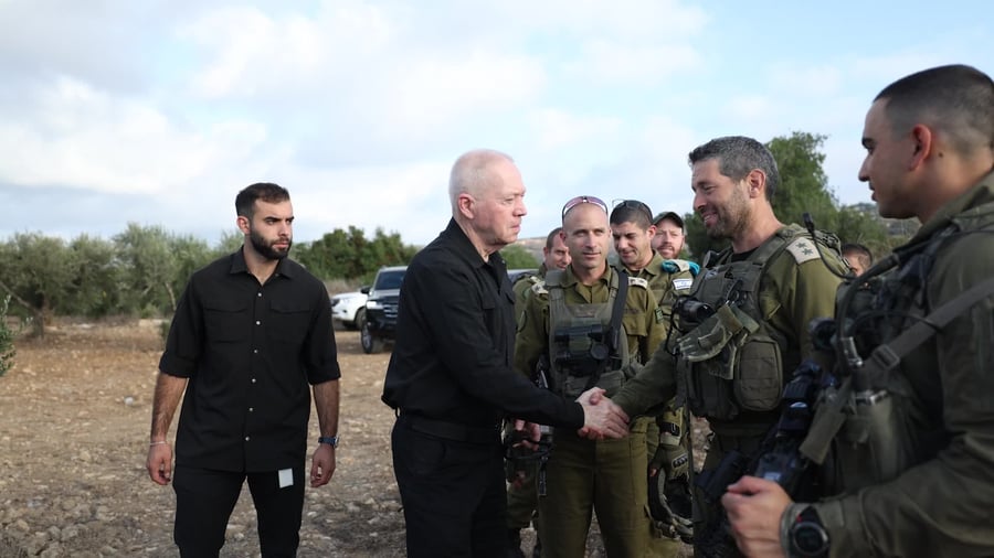 ביקור שר הביטחון בגבול הצפון צילום- שחר יורמן 30.9