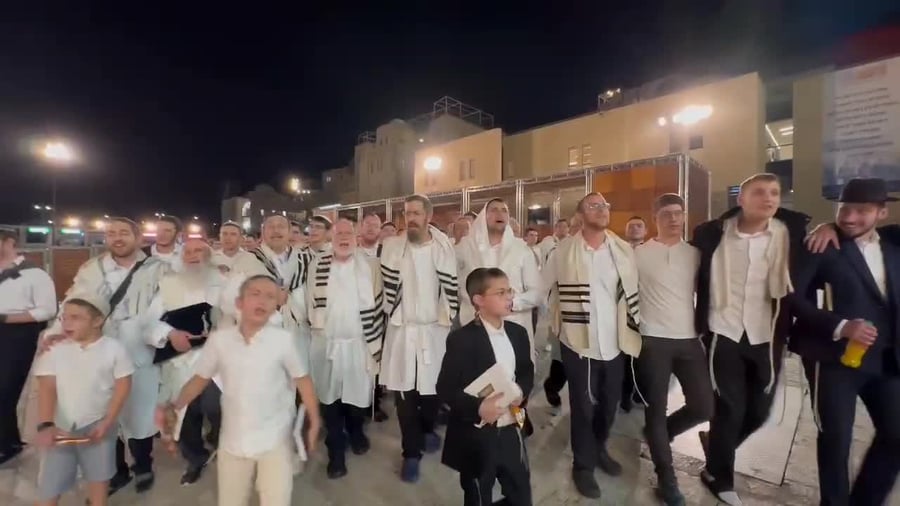 ישיבת הכותל בכותל