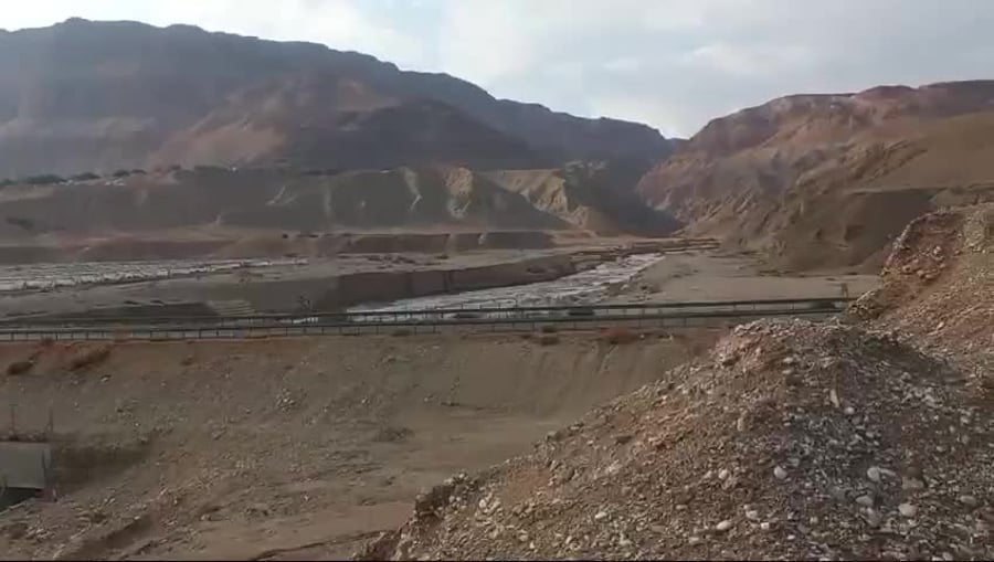 שיטפון בנחל דרגות (1)