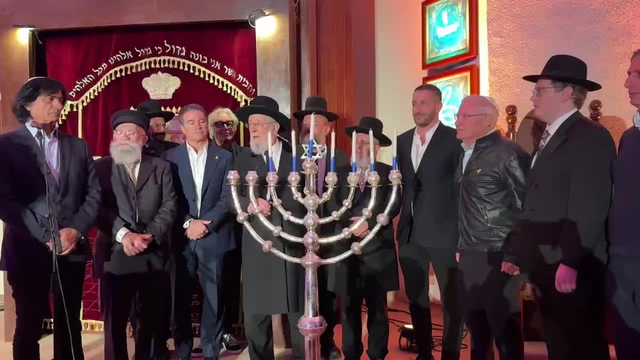 הדלקת נרות חנוכה אור גפן