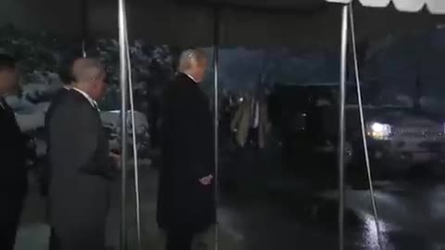 טראמפ והאסיר