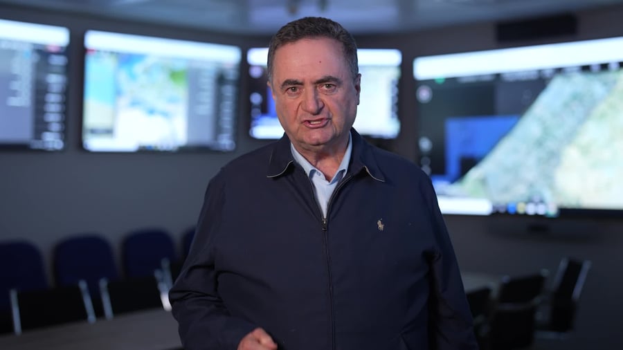 שר הביטחון כ״ץ בבור � צילום- אלעד מלכה