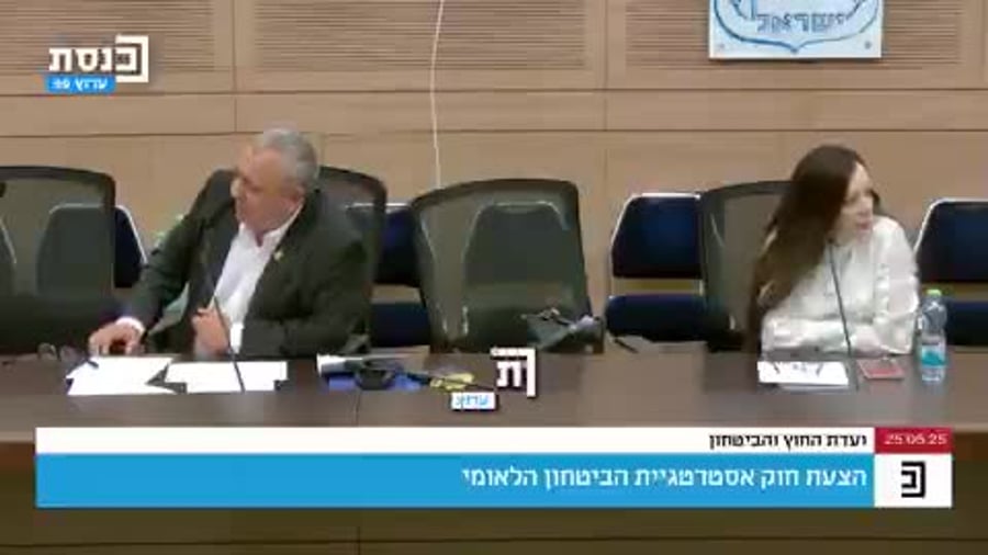 X2Twitter.com_8-W2oQBKwFpAo7cV_270p