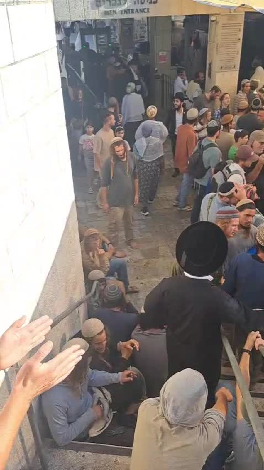 WhatsApp Video 2025-08-03 at 08.43.42