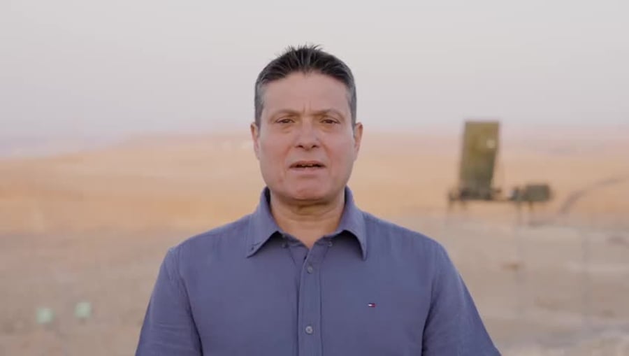 סינק של ר’ מנהלת חומה במפא״ת שבמשרד הביטחון, משה פתאל וסינק של מנכל רפא״ל, יואב תורג׳מן