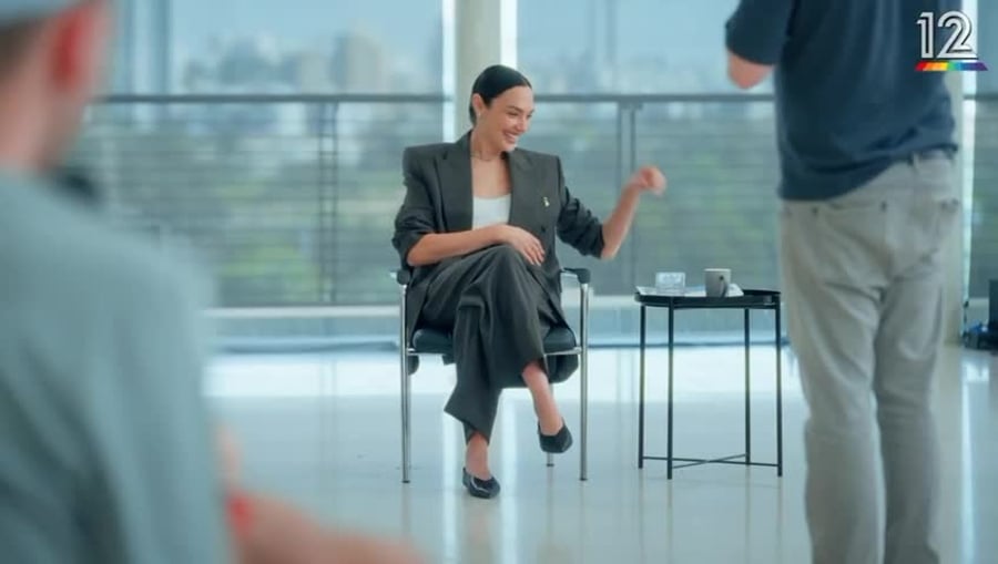 גל גדות בתוכנית "ראיון מיוחד" (באדיבות קשת 12)