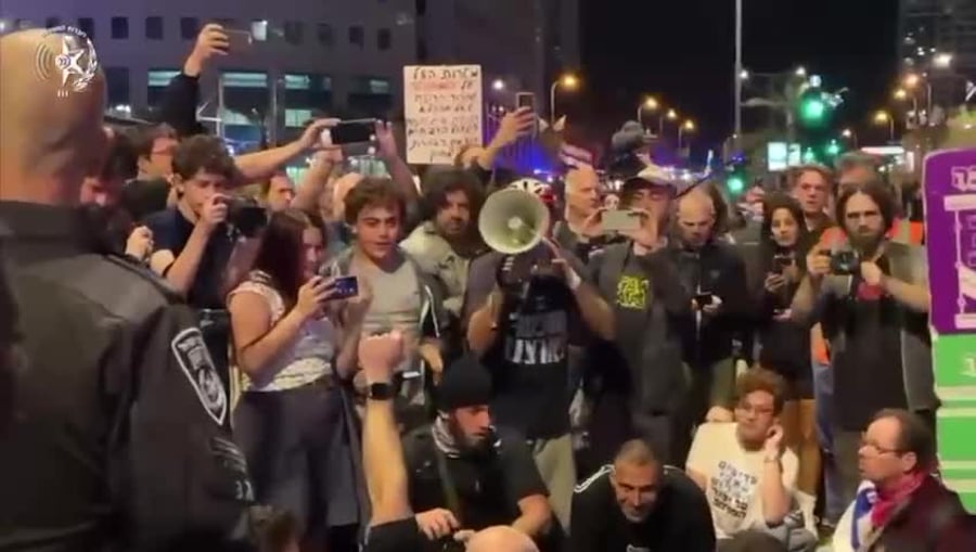 סרטון של המשטרה המשווה בין הפגנה חוקית להפרת חוק