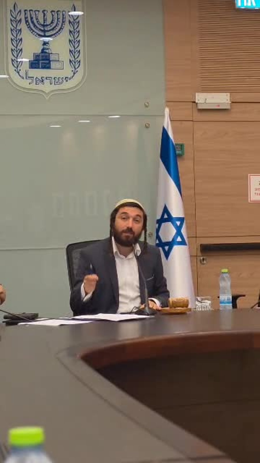צבי סוכות בכנסת