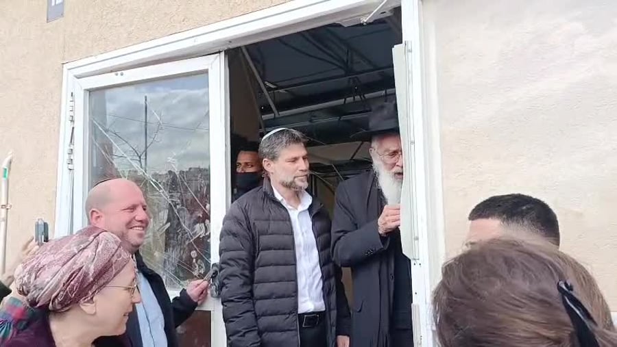 מזוזה ביציב