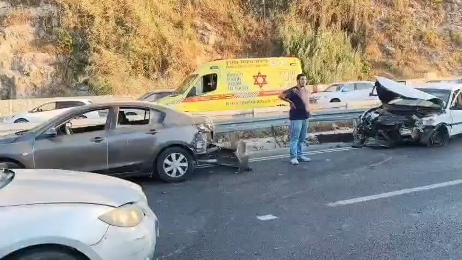 זירת התאונה בכביש 1