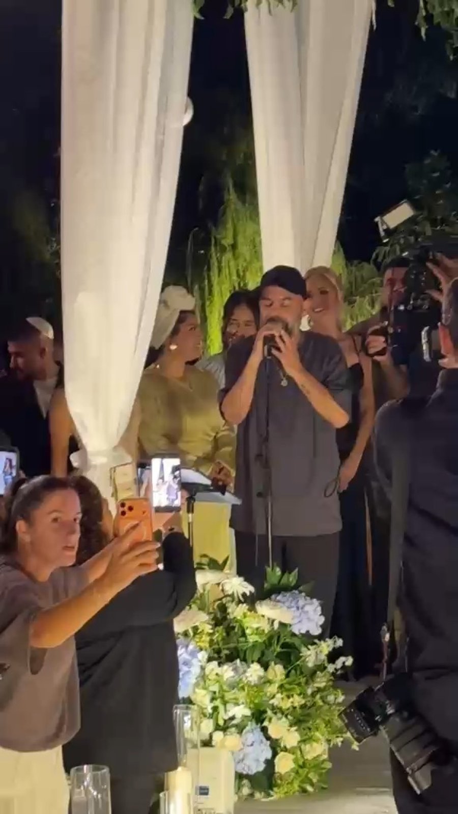 אמיר בניון מלווה את הזוג לחופה 