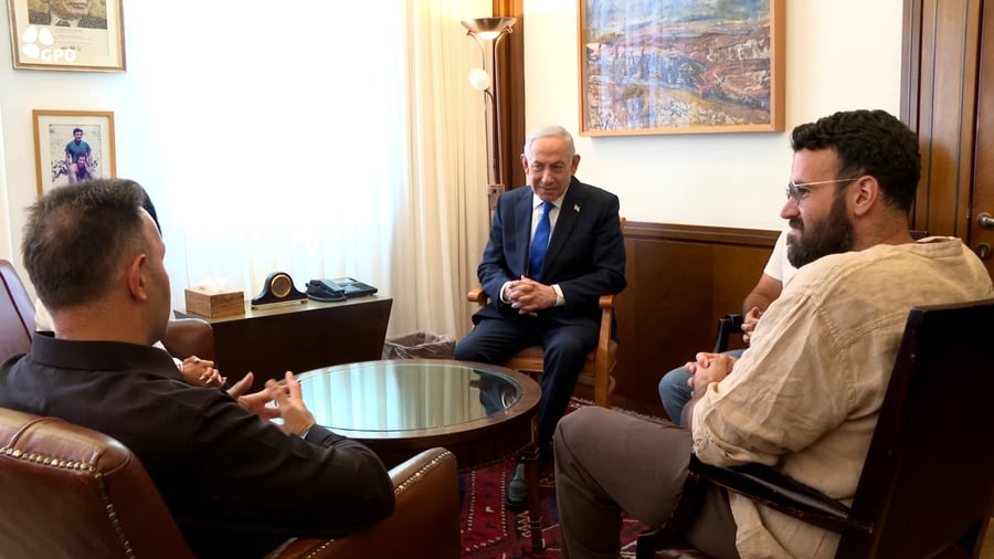 ראש הממשלה והמחלצים