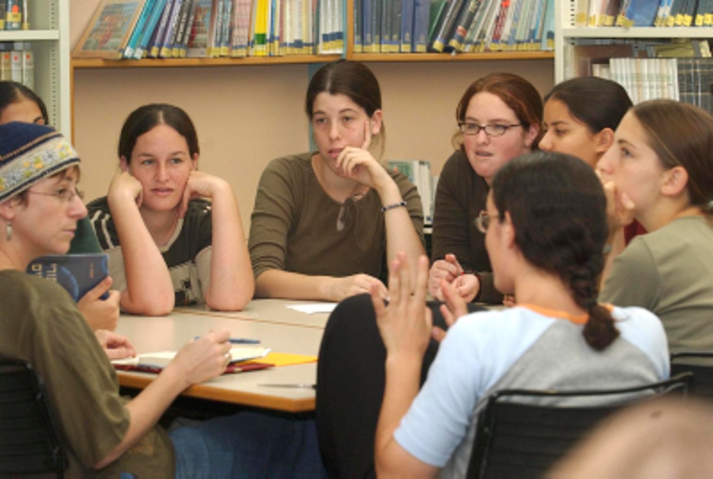 מחקר: לימודים בהפרדה בין בנים לבנות משפרים השגים