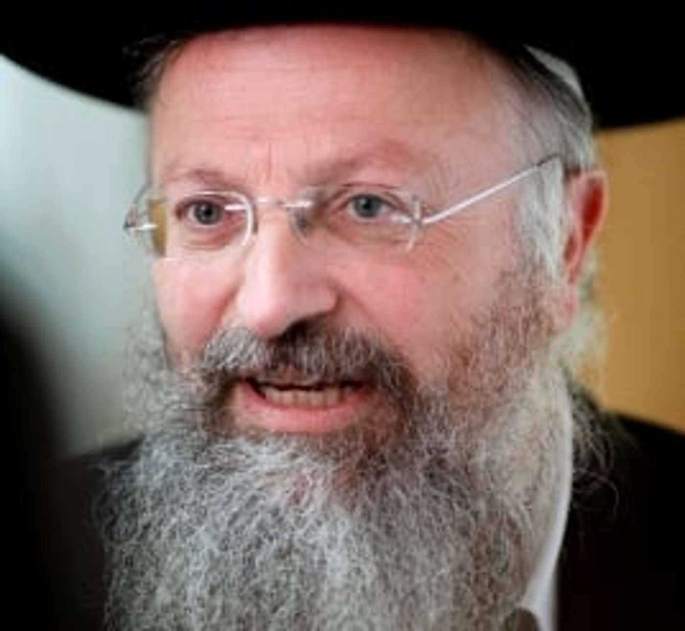 הרב שמואל אליהו: "לא נגיד לרב עובדיה מה מותר, אבל אנחנו לא נדבר ככה על רבנים"