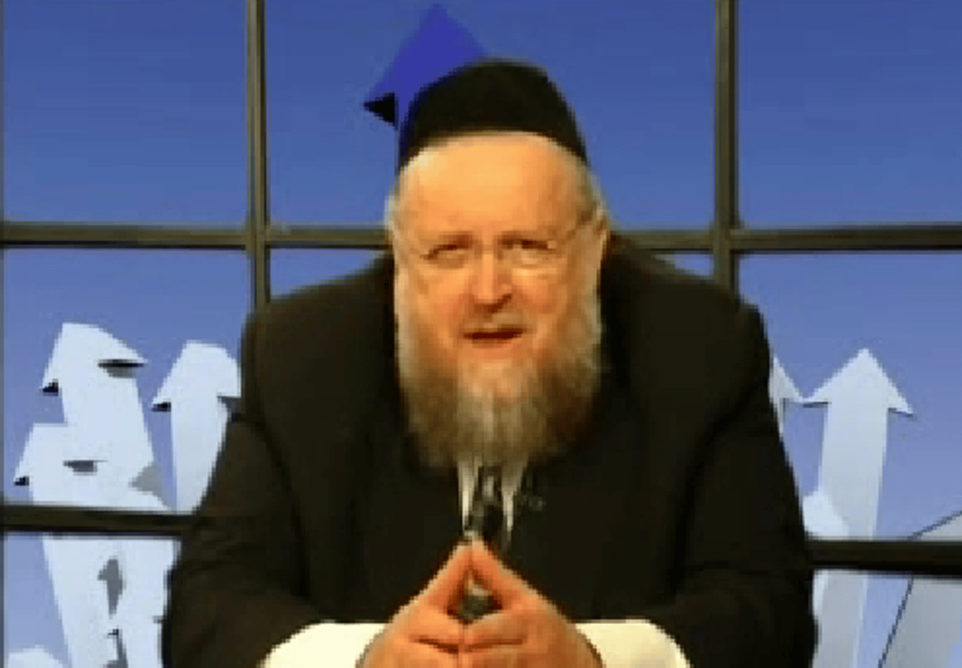 הרב שלזינגר נגד אייכלר: אדם שזורק אבן הוא רוצח