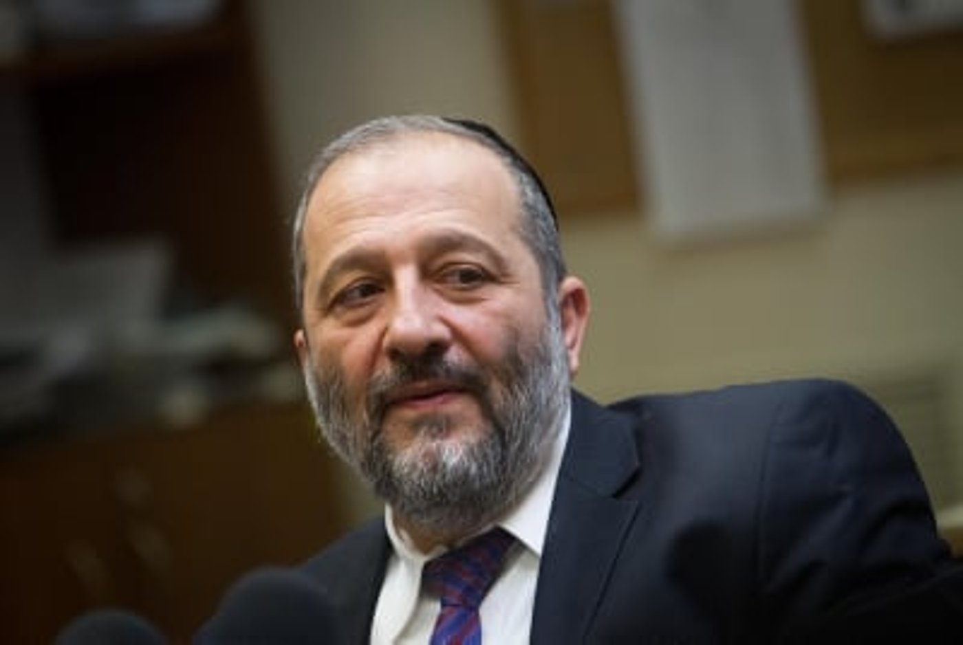ביוזמת דרעי: הקלה בייבוא פירות ים ושרימפס